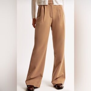 ABERCROMBIE & FITCH SLOANE WIDE LEG TAILORED PANT SIZE 31/12
Brown